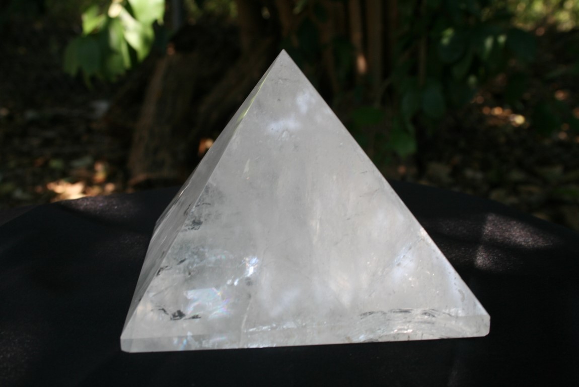 Quartz Pyramid key properties are  energy amplification, programmability and memory 4815